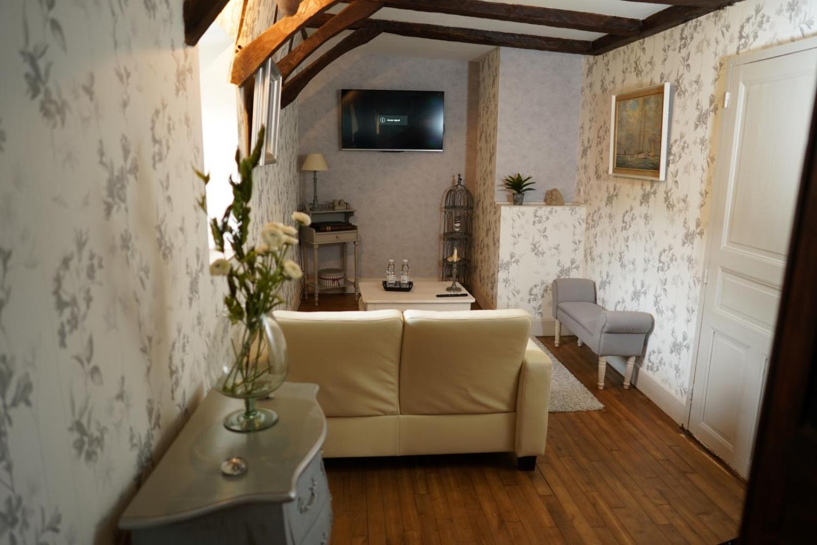 Chateau De Vassinhac Chambres D'Hotes Collonges La Rouge Rom bilde