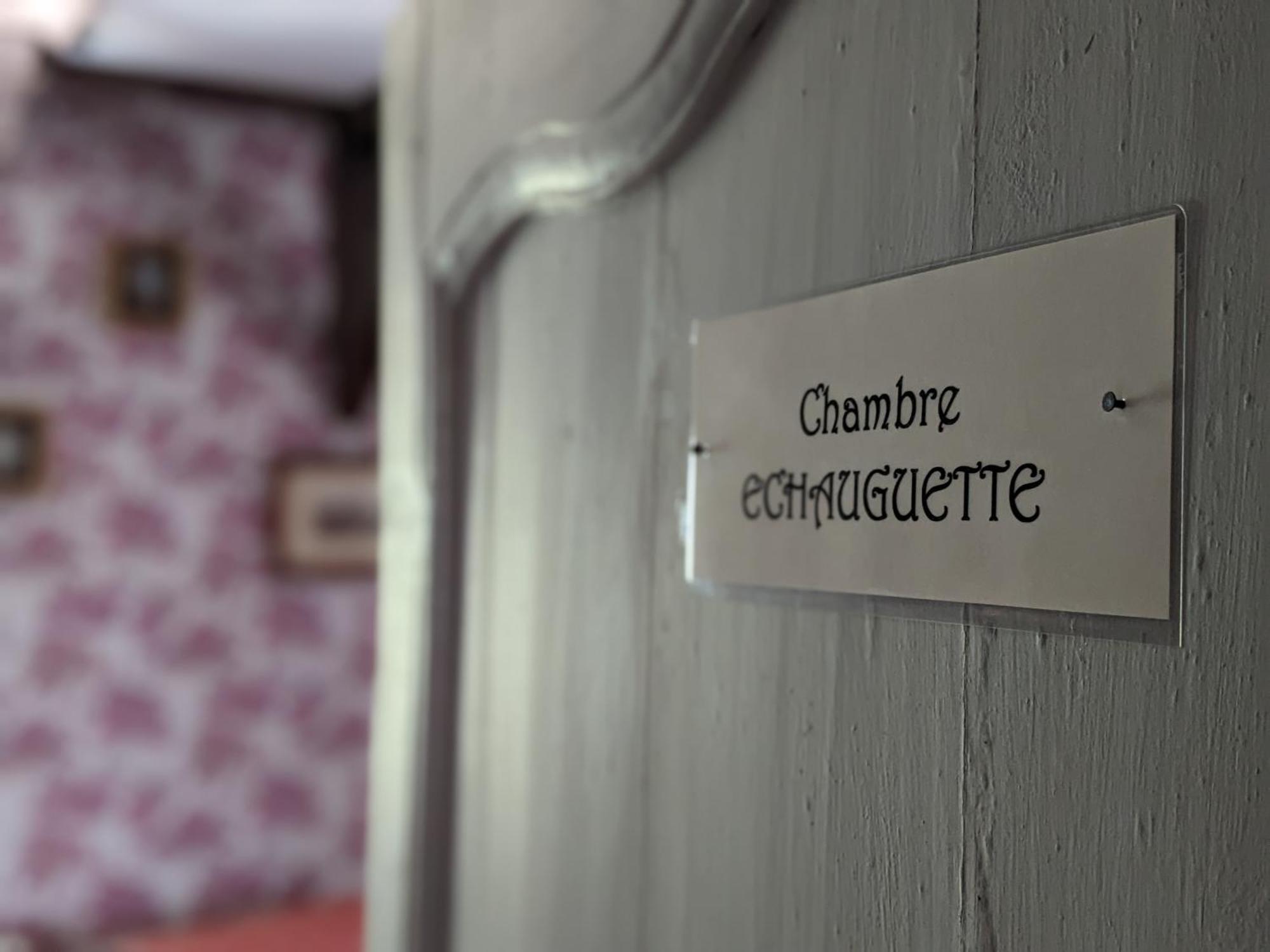 Chateau De Vassinhac Chambres D'Hotes Collonges La Rouge Rom bilde
