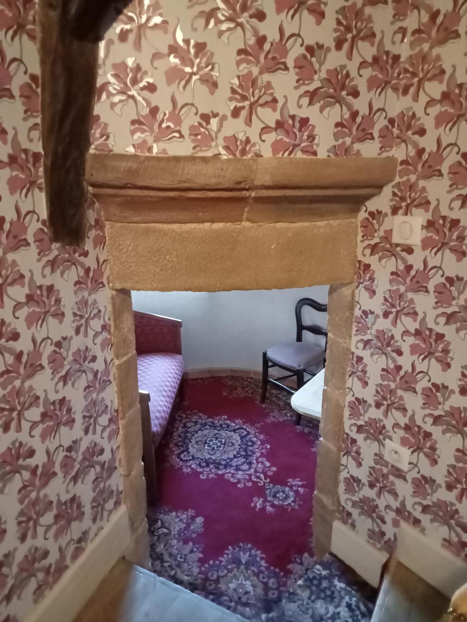 Chateau De Vassinhac Chambres D'Hotes Collonges La Rouge Rom bilde